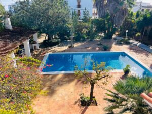 Mediterranean villas with private pool and garden, just 5 minutes from the beach in Santa Eulalia.