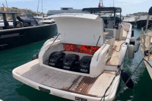 Hydraulic bathing platform on Cayman 400WA yacht with teak finish