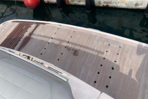 Hydraulic bathing platform on Cayman 400WA yacht with teak finish