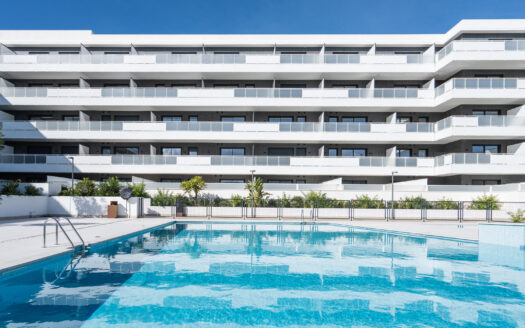 Duplex Penthouse: Modern Front-Line Living in Playa d’en Bossa